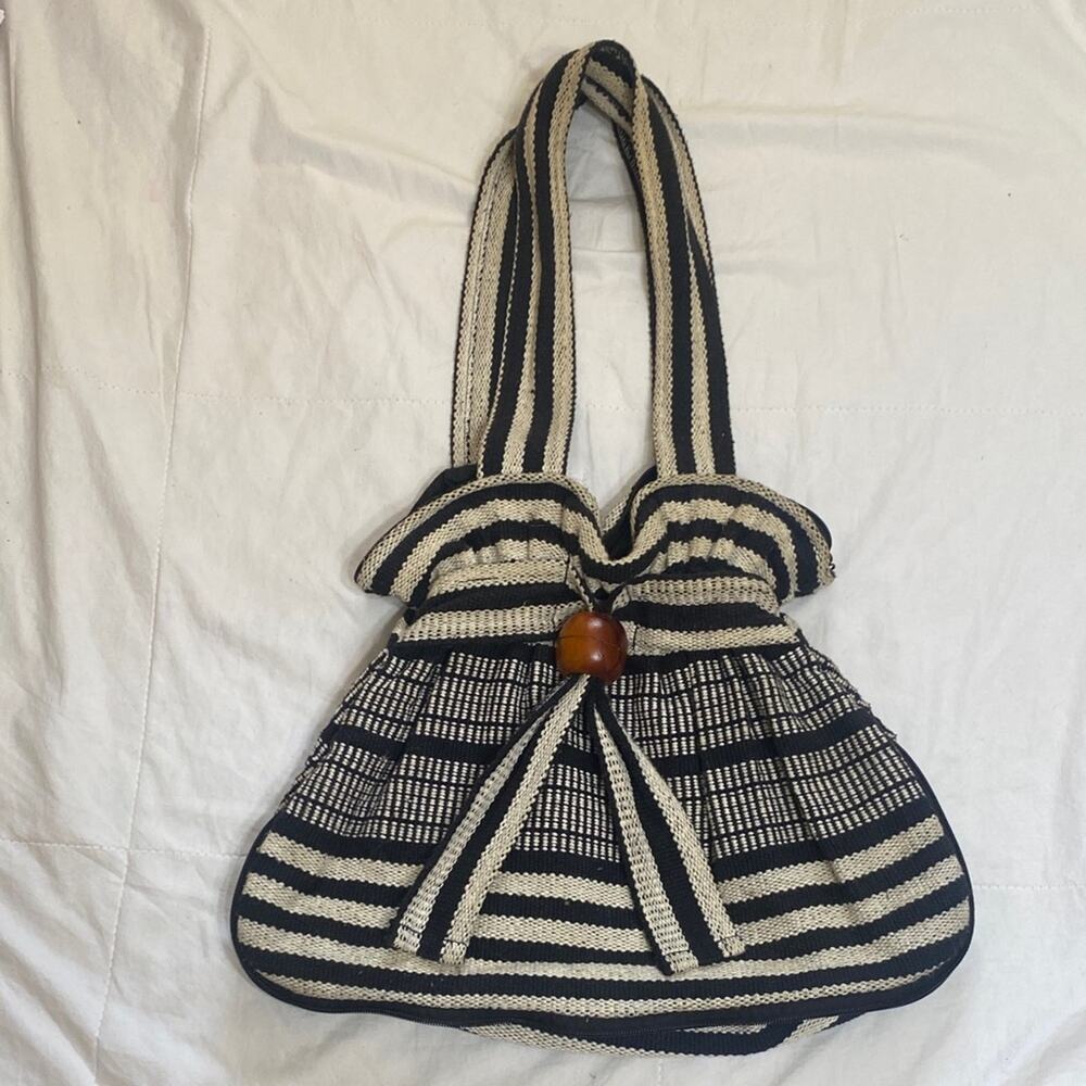 Black Cream Woven Knit Striped Shoulder Bag Expandable Zip Bottom Boho Craft